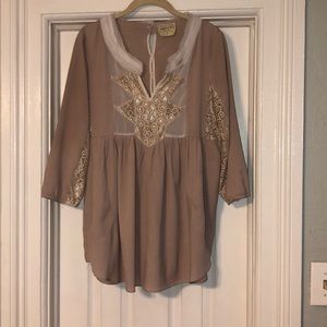 Gimmicks by BKE Beautiful Dress Top